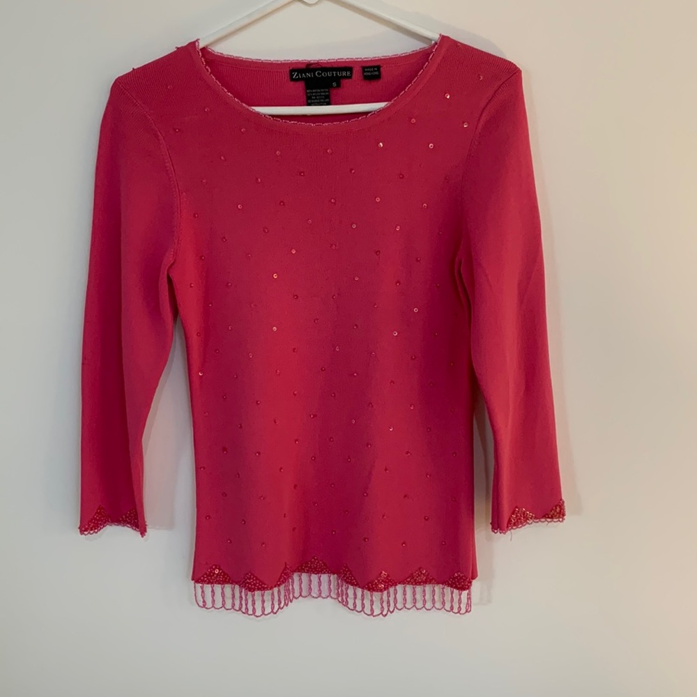 A gorgeous dressy top that works well All seasons!